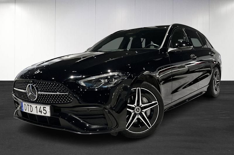 Begagnad 2022 Mercedes C300e AMG Kombi | 439 900 kr (Lite dyr) - Bild 1/4
