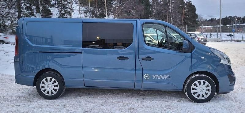 Begagnad Opel Vivaro 146 HK (107 kW) 2018 Blå Minibuss