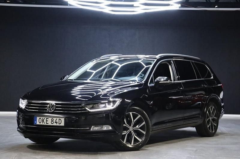 Svart Begagnad 2019 VW Passat Executive Kombi | 179 900 kr (Bra pris) - Bild 1/4
