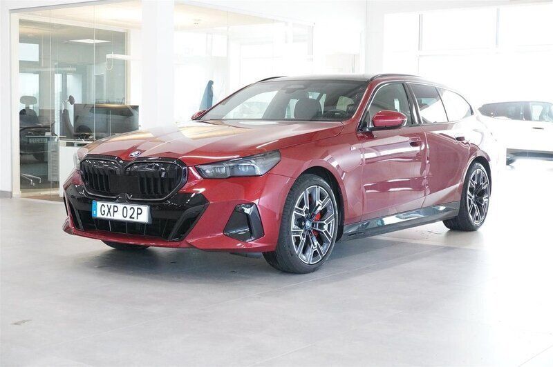 Röd/orange Begagnad 2024 BMW i5 M Sport Sedan | 799 900 kr - Bild 1/4