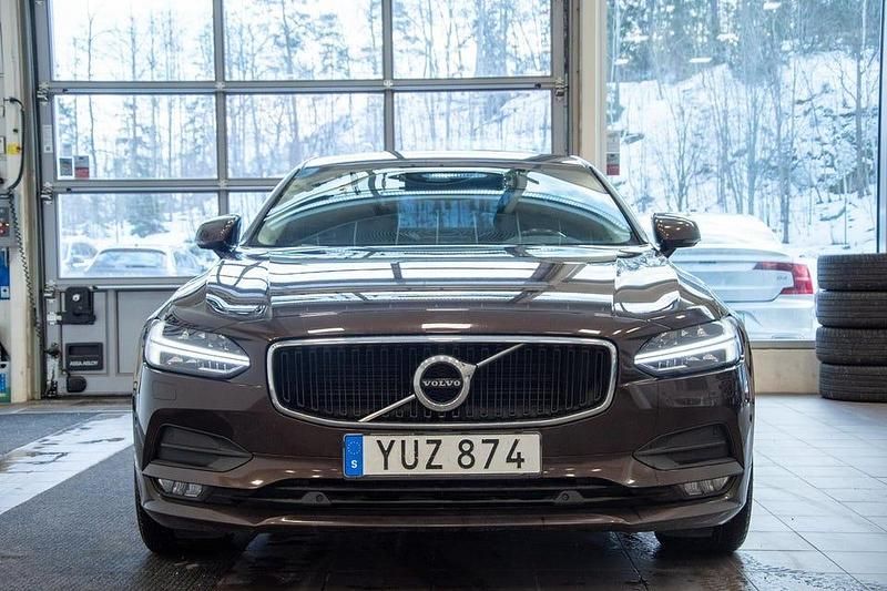 Begagnad Volvo S90 Momentum 190 HK (139 kW) 2017 Brun Sedan