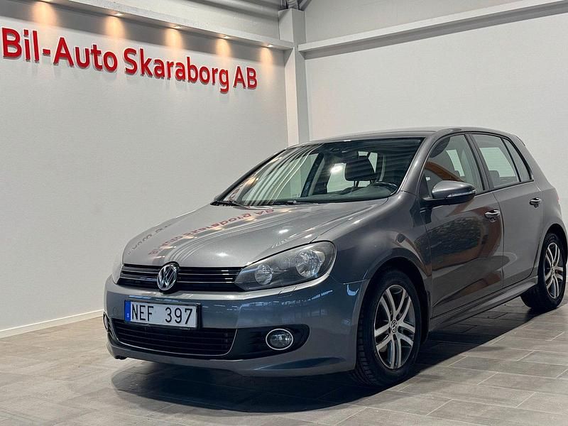 Grå Begagnad 2012 VW Golf VII Halvkombi | 69 500 kr (Marknadspris) - Bild 1/4