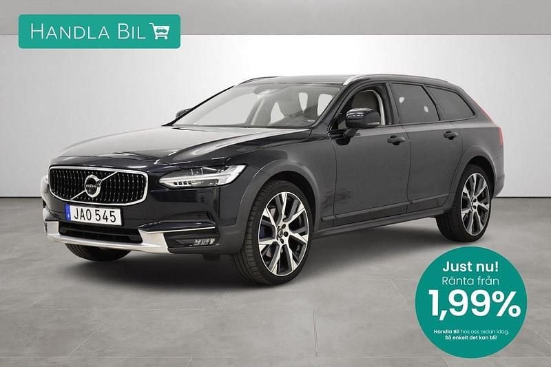 Mörkblå Begagnad 2018 Volvo V90 CC Momentum Kombi | 329 900 kr (Dyr) - Bild 1/3