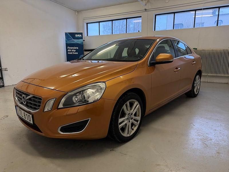 Begagnad Volvo S60 Summum 116 HK (85 kW) 2011 Brun Sedan