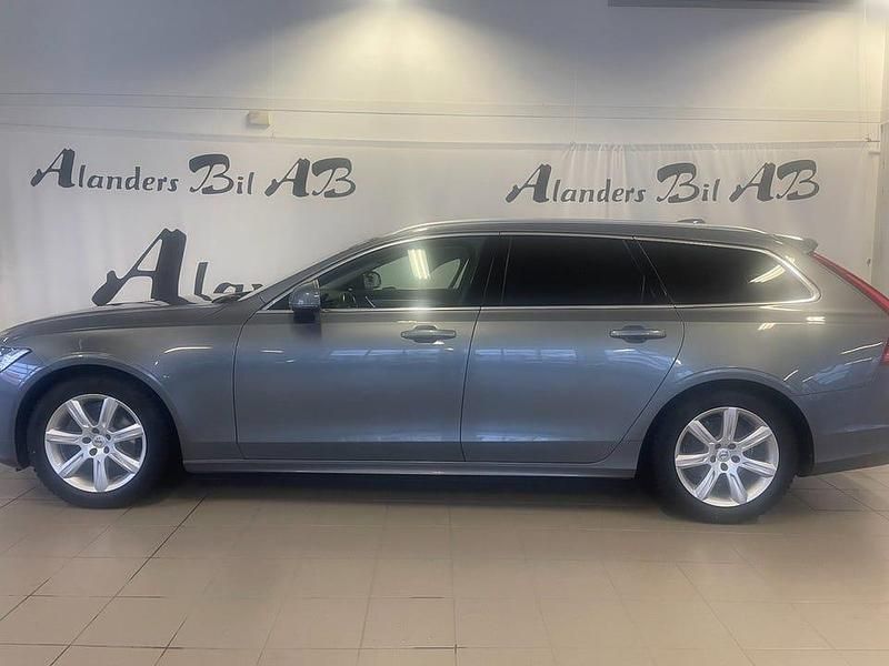 Begagnad Volvo V90 Momentum 190 HK (139 kW) 2018 Grå Kombi
