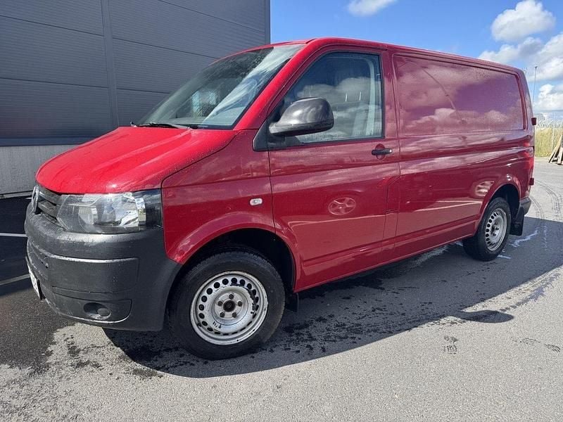 Röd Begagnad 2014 VW T5 Van | 74 900 kr (Superpris) - Bild 1/4