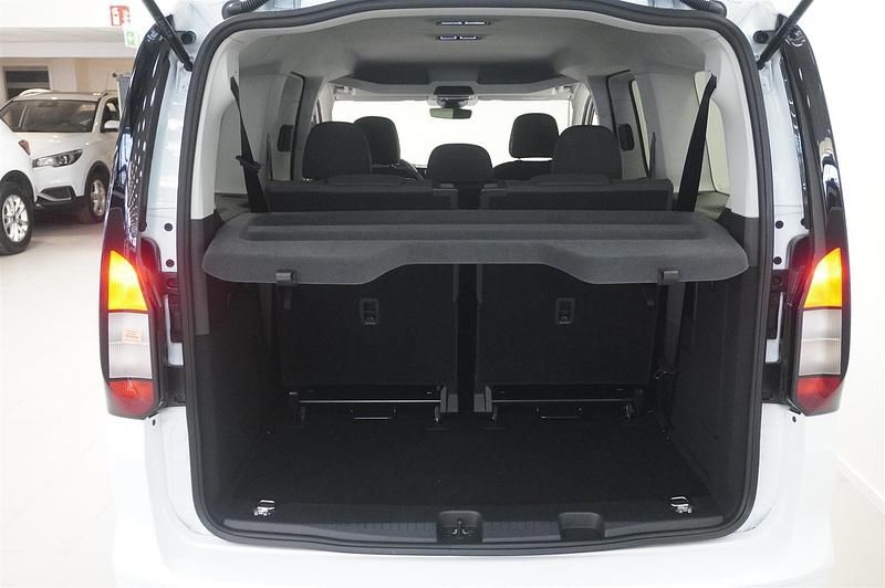 Begagnad Ford Tourneo Connect Titanium 122 HK (89 kW) 2024 Vit Minibuss