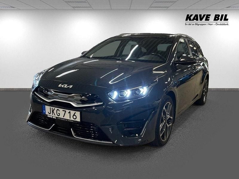 Grå Begagnad 2022 Kia Ceed Sportswagon 2 Kombi | 299 900 kr (Dyr) - Bild 1/4