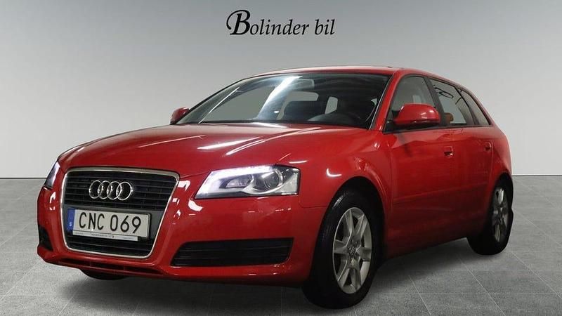 Begagnad Audi A3 Attraction 125 HK (91 kW) 2010 Röd Halvkombi