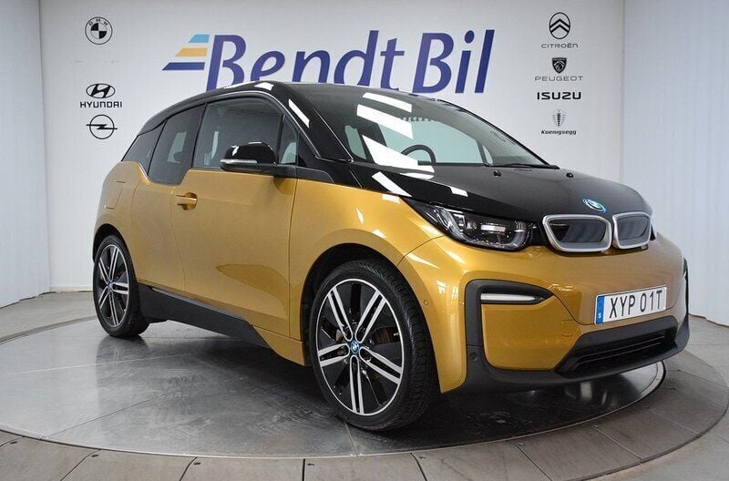 Grå Begagnad 2022 BMW i3 Comfort Edition Halvkombi | 239 500 kr (Marknadspris) - Bild 1/3