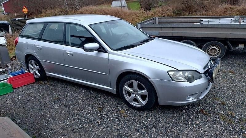 Begagnad 2006 Subaru Legacy Kombi | 10 000 kr (Superpris) - Bild 1/4