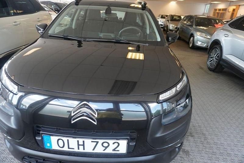 Begagnad Citroën C4 Cactus PureTech 82 HK (60 kW) 2016 Svart Halvkombi