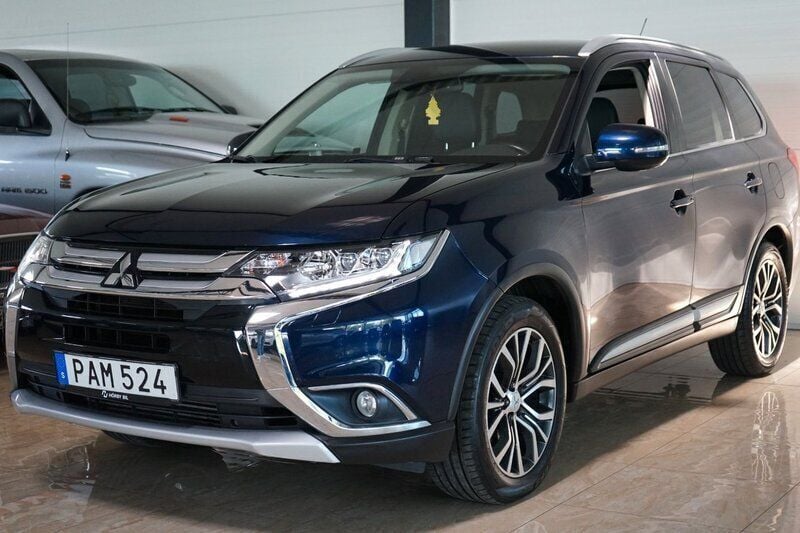 Blå Begagnad 2016 Mitsubishi Outlander SUV | 154 500 kr (Marknadspris) - Bild 1/4
