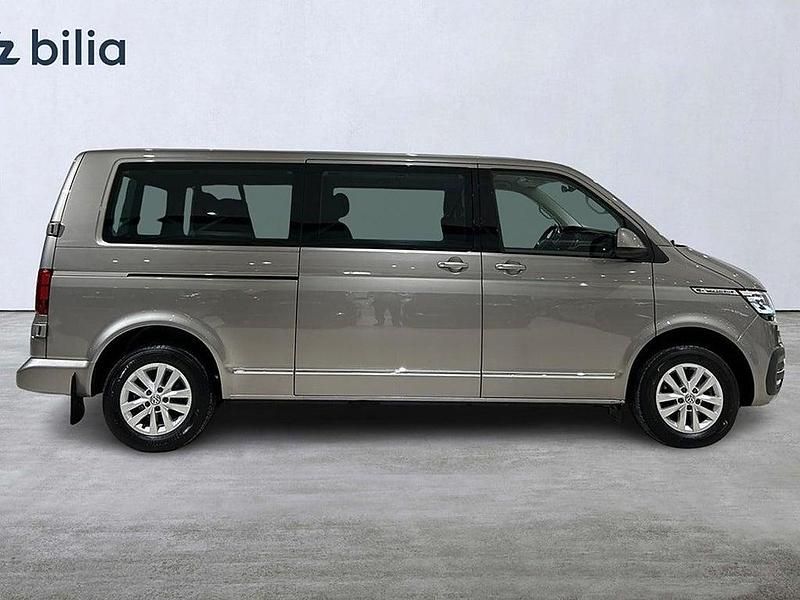 Begagnad VW Caravelle 151 HK (111 kW) 2022 Brun Minibuss