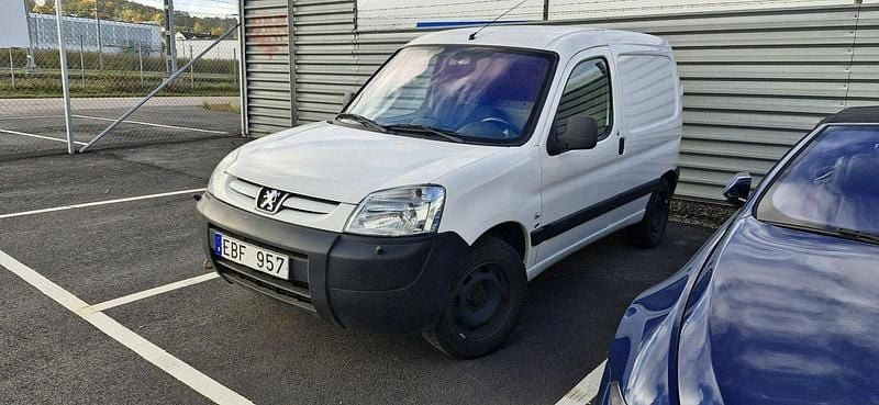 Vit Begagnad 2007 Peugeot Partner Minibuss | 24 900 kr (Bra pris) - Bild 1/1