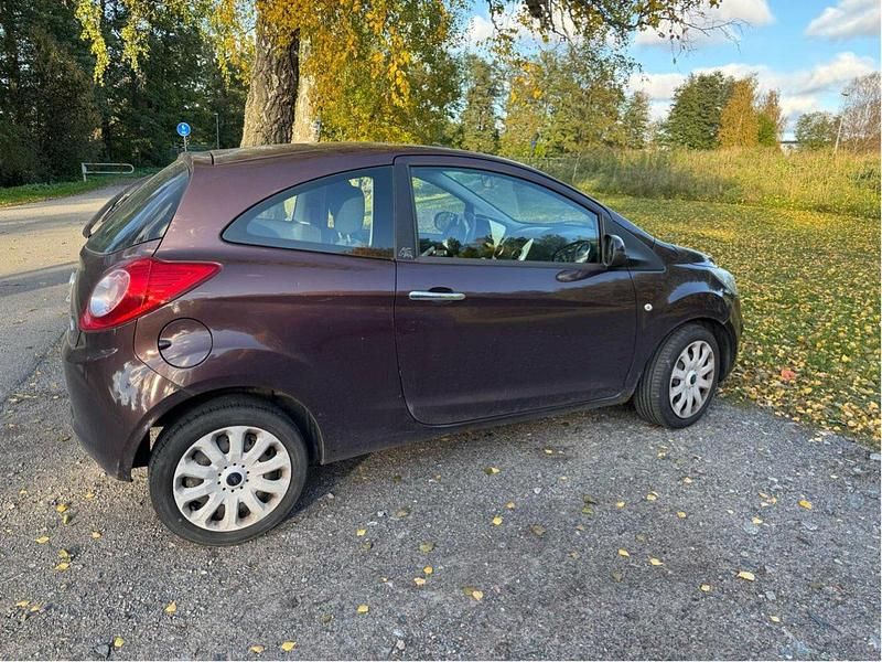 Brun Begagnad 2010 Ford Ka Titanium Halvkombi | 18 000 kr (Superpris) - Bild 1/4