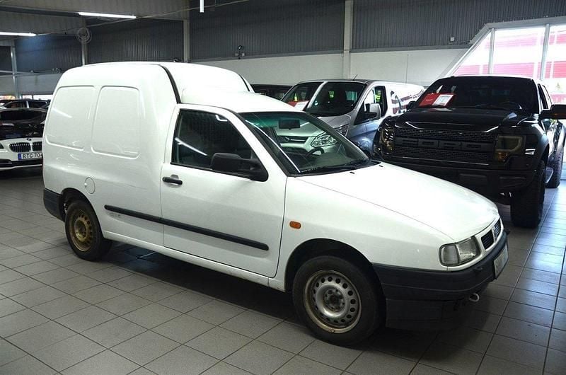 Vit Begagnad 2002 Seat Inca Van | 24 900 kr - Bild 1/4
