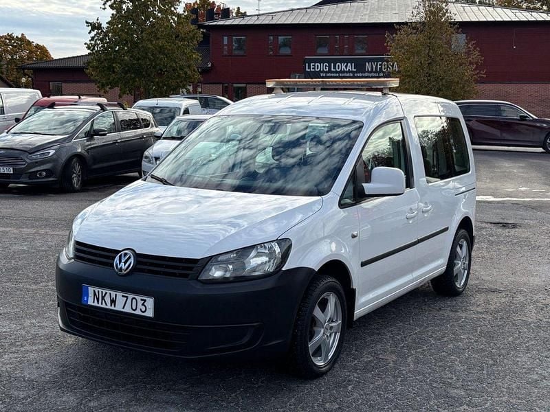Vit Begagnad 2014 VW Caddy Minibuss | 69 900 kr (Marknadspris) - Bild 1/4