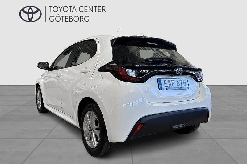 Begagnad Toyota Yaris 2022 Vit Halvkombi