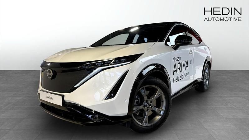 Vit (white) Begagnad 2024 Nissan Ariya Evolve SUV | 647 200 kr - Bild 1/4