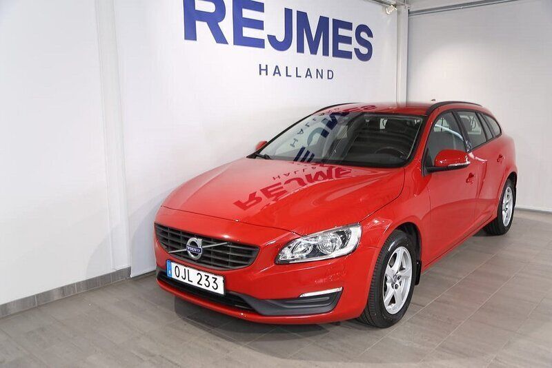 Röd Begagnad 2016 Volvo V60 Business Edition Kombi | 172 500 kr (Marknadspris) - Bild 1/4