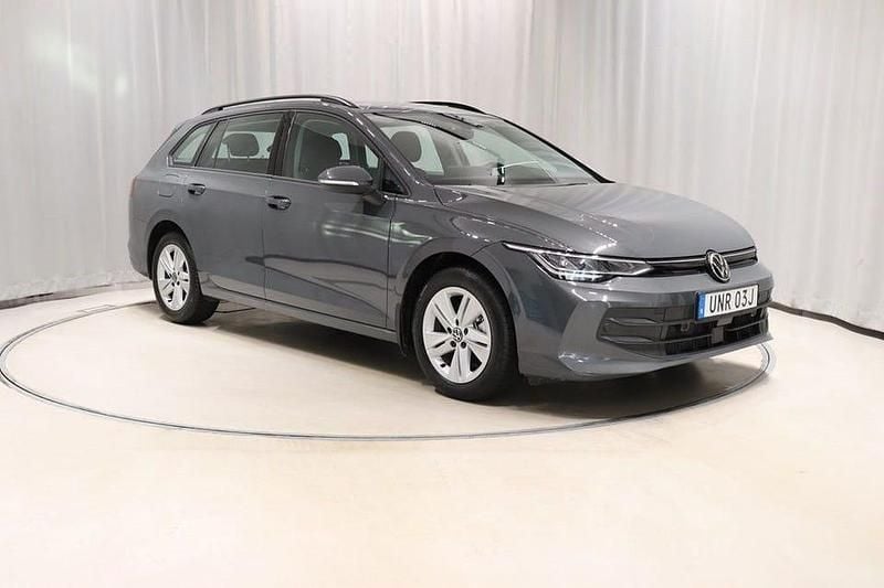 Begagnad VW Golf VIII 150 HK (110 kW) 2025 Dolphin grey metallic Kombi