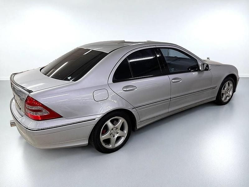 Begagnad Mercedes C200 Avantgarde 163 HK (119 kW) 2002 Grå Sedan