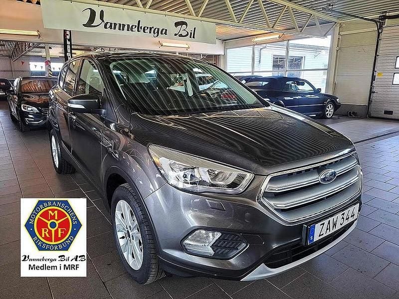 Begagnad Ford Kuga Titanium 150 HK (110 kW) 2017 Grå SUV