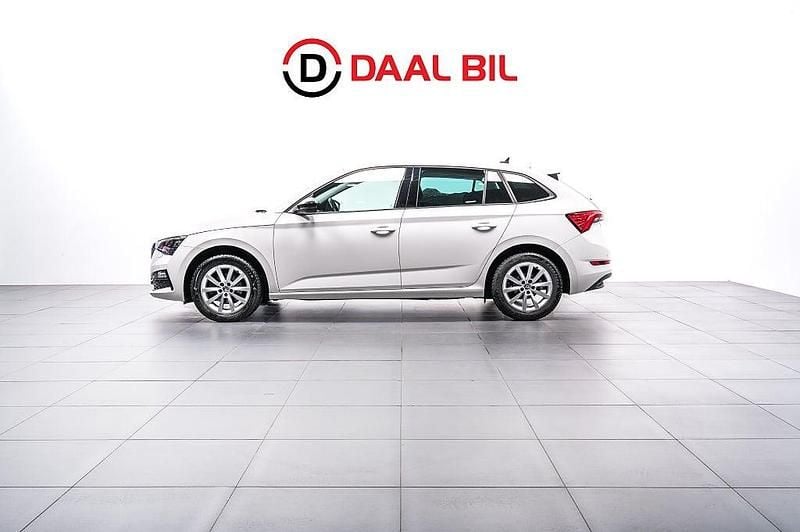 Vit Begagnad 2019 Skoda Scala Halvkombi | 174 700 kr (Marknadspris) - Bild 1/4