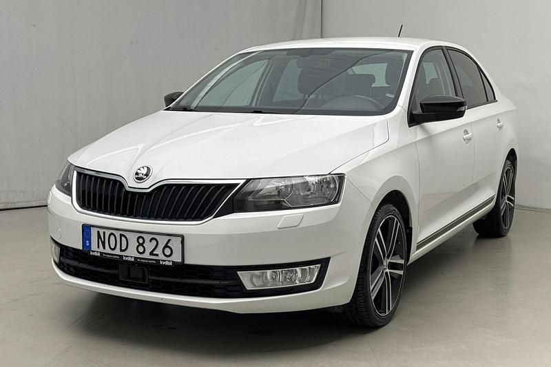 Vit Begagnad 2016 Skoda Rapid Comfort | 94 800 kr - Bild 1/4