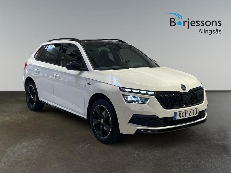 Vit Begagnad 2023 Skoda Kamiq Monte Carlo SUV | 259 900 kr (Marknadspris) - Bild 1/4