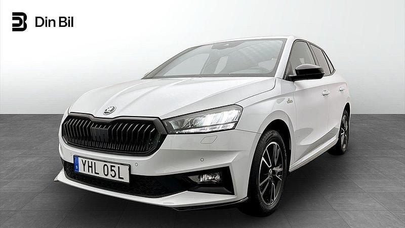 Vit Begagnad 2023 Skoda Fabia Monte Carlo Halvkombi | 227 900 kr (Marknadspris) - Bild 1/4