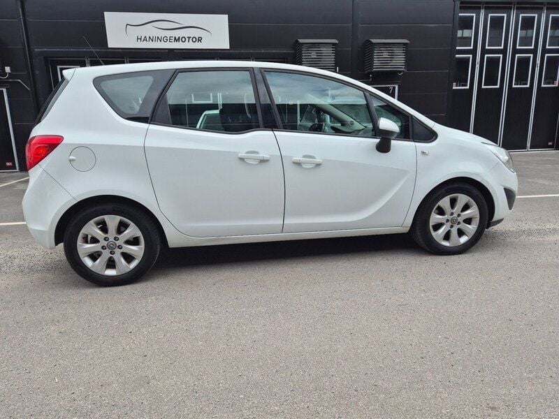 Begagnad Opel Meriva 141 HK (103 kW) 2013 Vit Minibuss