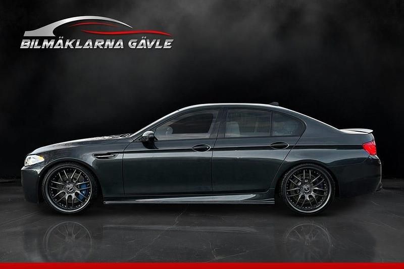 Begagnad BMW M5 Shadowline 560 HK (411 kW) 2012 Mörkgrå Sedan