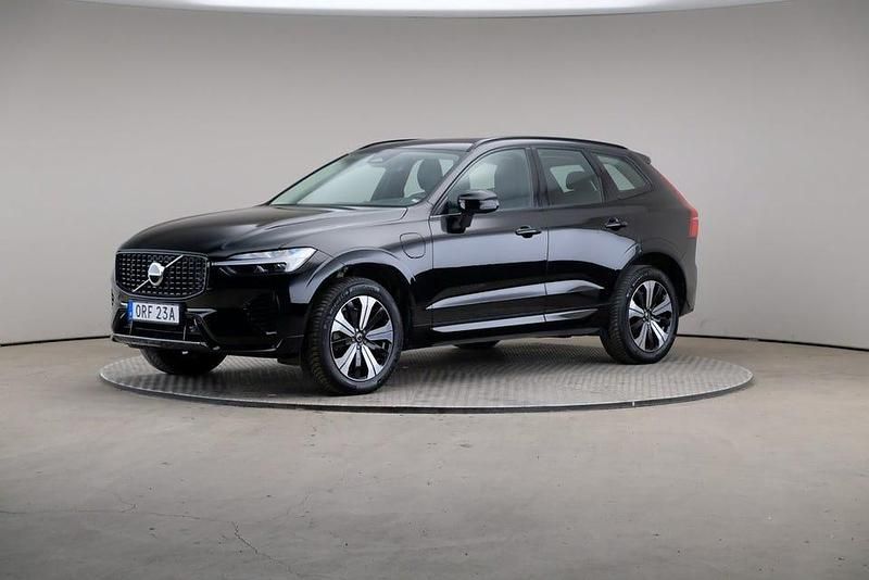Svart Begagnad 2023 Volvo XC60 Plus SUV | 479 000 kr (Marknadspris) - Bild 1/4