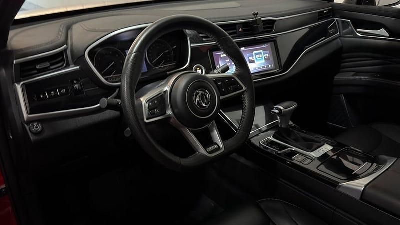 Begagnad DFSK Fengon 137 HK (100 kW) 2021 Röd