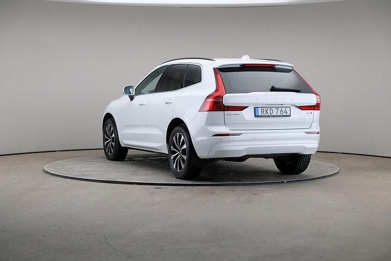 Begagnad Volvo XC60 Core 197 HK (144 kW) 2022 Crystal white (premium metallic) SUV