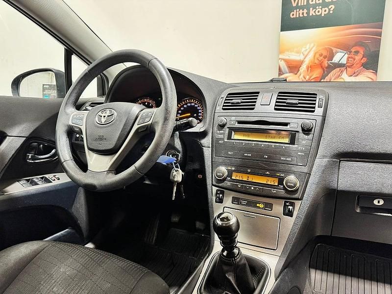 Begagnad Toyota Avensis Business Edition 152 HK (111 kW) 2010 Mörkgrå Kombi