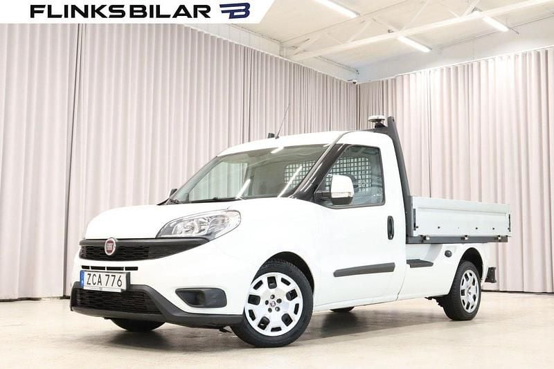 Vit Begagnad 2018 Fiat Doblò Minibuss | 149 700 kr - Bild 1/4