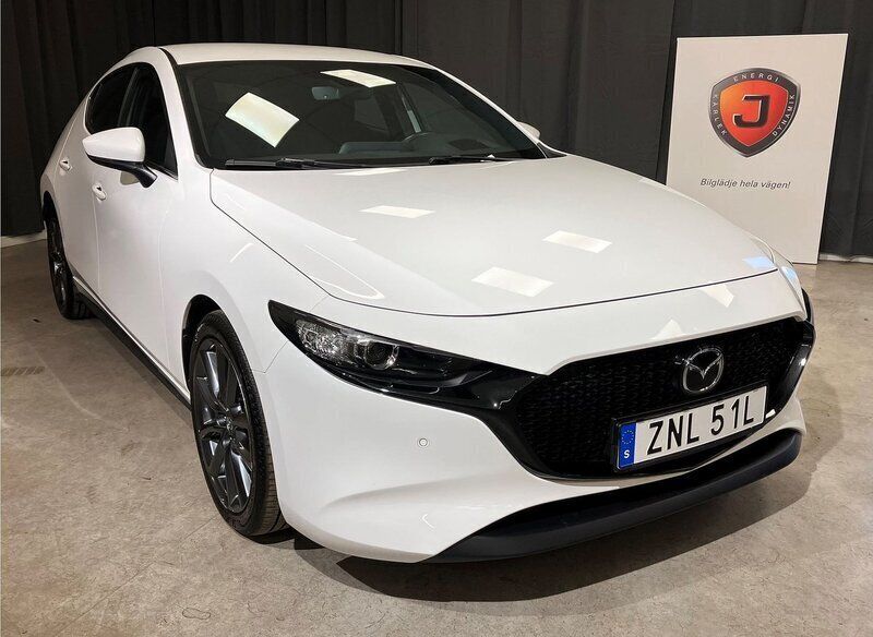 Vit Begagnad 2020 Mazda 3 Sky Halvkombi | 199 900 kr (Marknadspris) - Bild 1/4