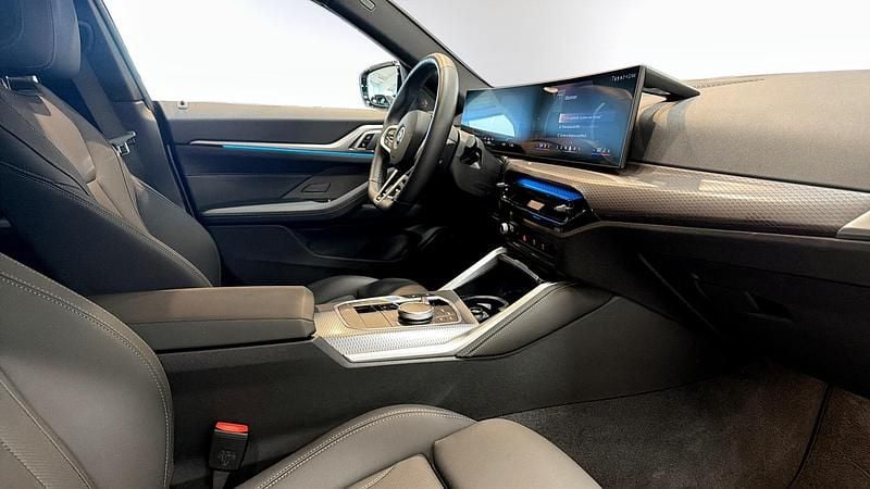 Begagnad BMW i4 Comfort Edition 250 kW (340 HK) 2025 Blå Sedan