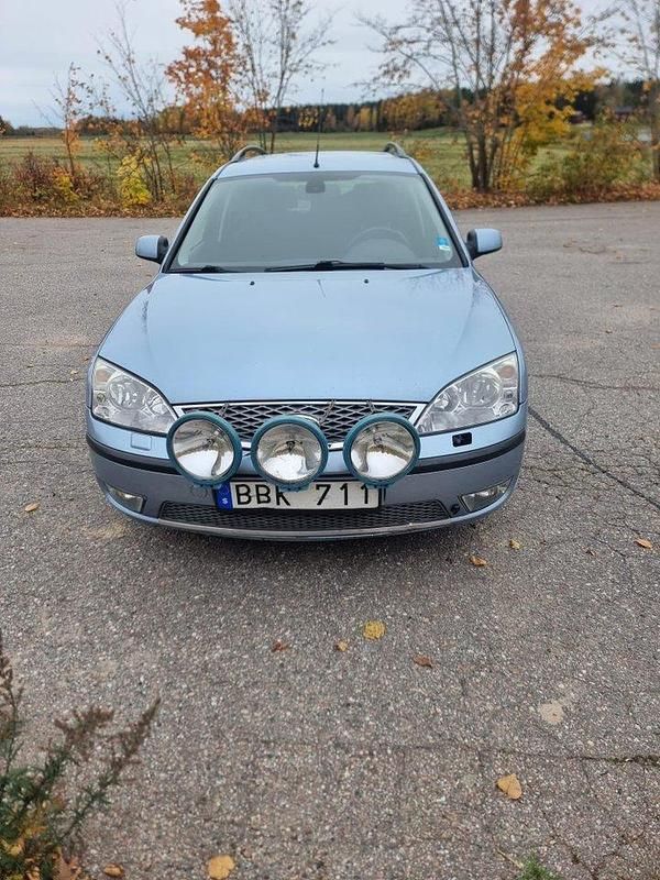 Blå Begagnad 2007 Ford Mondeo Kombi | 17 000 kr (Marknadspris) - Bild 1/4