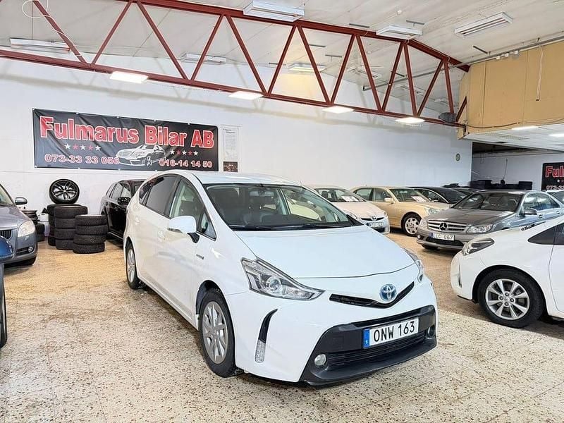 Vit Begagnad 2016 Toyota Prius+ Minibuss | 135 000 kr (Marknadspris) - Bild 1/4