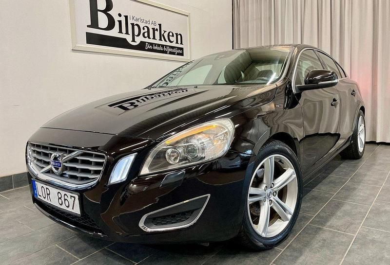 Svart Begagnad 2011 Volvo S60 Summum Sedan | 89 900 kr (Marknadspris) - Bild 1/3