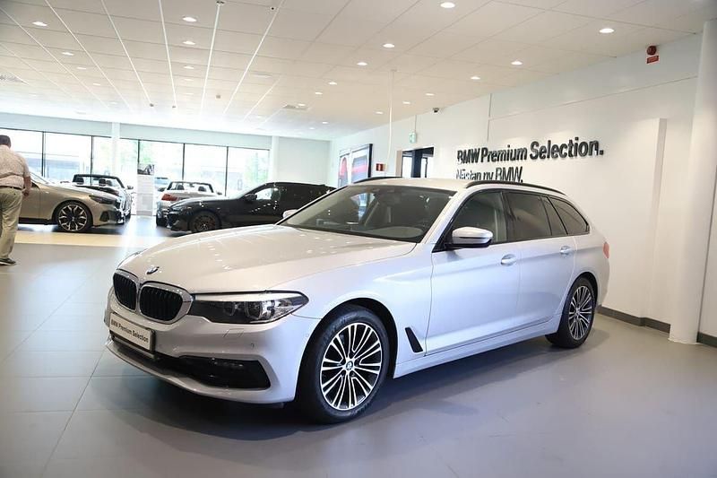 Silver Begagnad 2019 BMW 520 Kombi | 255 000 kr (Marknadspris) - Bild 1/2