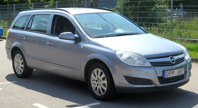 Grå Begagnad 2007 Opel Astra Kombi | 39 900 kr (Marknadspris) - Bild 1/4