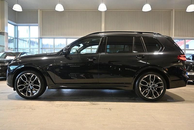 Begagnad BMW X7 Shadowline 340 HK (250 kW) 2025 Svart SUV