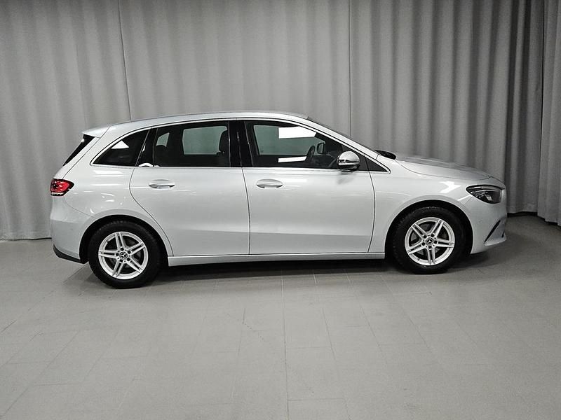 Begagnad Mercedes B180 138 HK (101 kW) 2021 Silver Minibuss