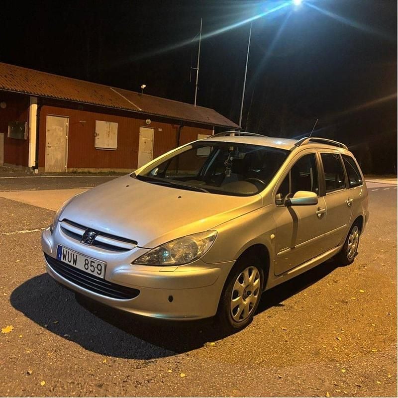 Grå Begagnad 2005 Peugeot 307 Kombi | 23 900 kr (Bra pris) - Bild 1/4
