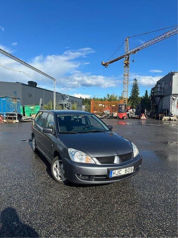 Grå Begagnad 2007 Mitsubishi Lancer Kombi | 20 000 kr (Marknadspris) - Bild 1/4